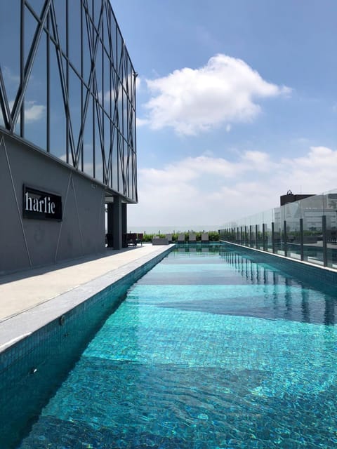 Day, Swimming pool