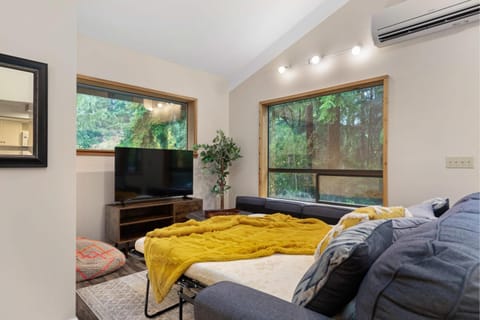 Perch - Whidbey Gathering Place House in Coupeville