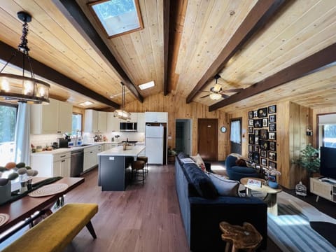 Perch - Ellie's Secret Cabin Cabin in Greenbank