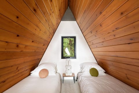 Perch - Shorewood A Frame House in Greenbank