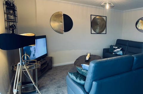 Central Cosy Riverview Apartment 2 bed, 2 bath, Free Parking / WiFi Apartment in Inverness