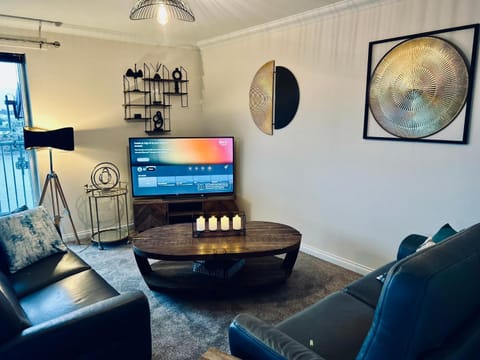 Central Cosy Riverview Apartment 2 bed, 2 bath, Free Parking / WiFi Apartment in Inverness