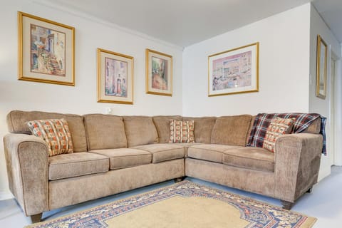 Comfortable Alabama Apartment Pets Welcome! Apartment in Alabama