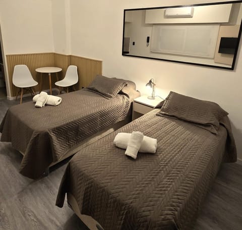 Bed, Living room, Bedroom, towels