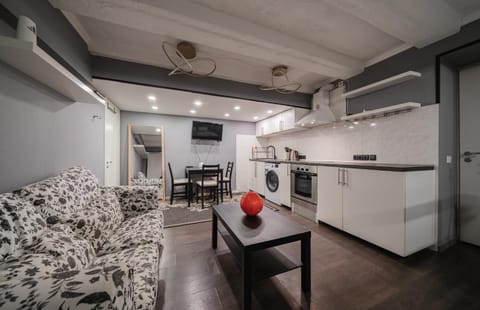 Kitchen or kitchenette, Living room