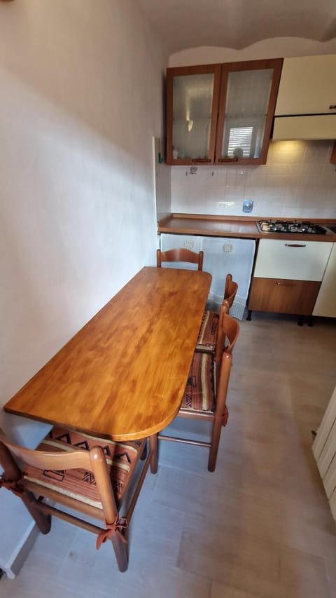 Dining area, kitchen