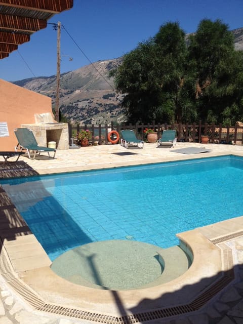 Mountain view, Pool view, Swimming pool, sunbed