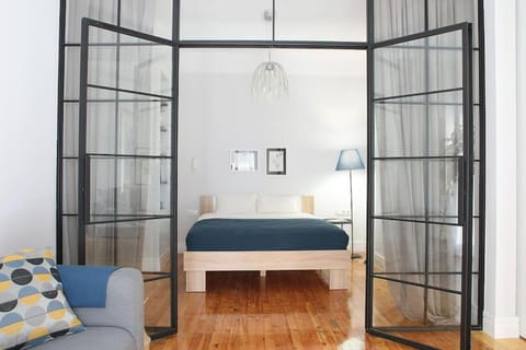 Photo of the whole room, Bedroom