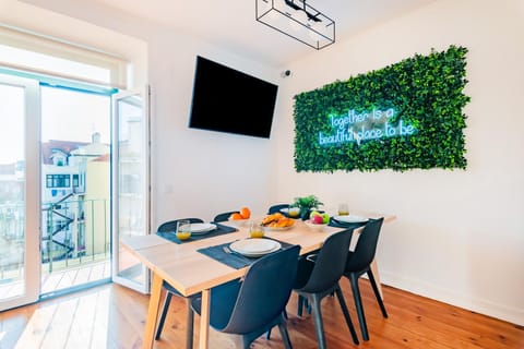 Communal lounge/ TV room, Communal lounge/ TV room, Balcony/Terrace, Dining area, Communal kitchen