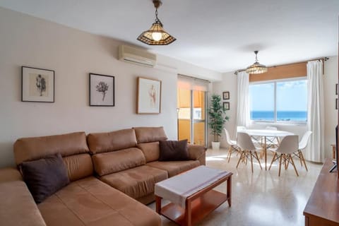 Living room, Seating area, Dining area, Sea view, air conditioner