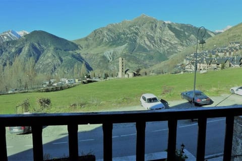 Nearby landmark, Day, Natural landscape, Balcony/Terrace, Mountain view, Parking
