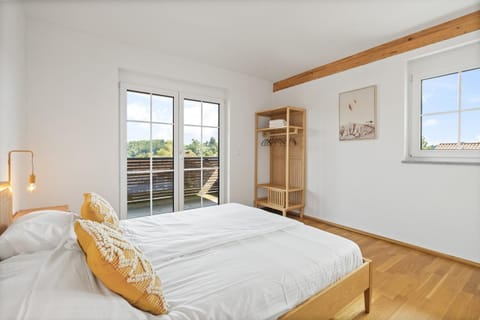 View (from property/room), View (from property/room), Bedroom