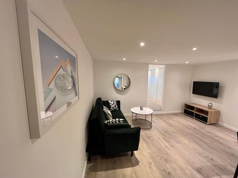 Suite Maël - Appartement 4 personnes - Check in h24 & Wifi Apartment in Lyon