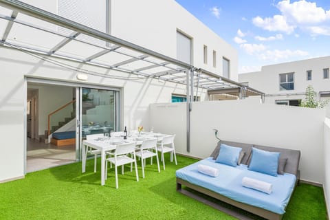 Balcony/Terrace, Dining area, sunbed