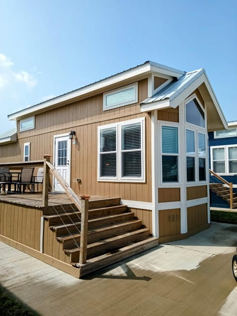 Jetstream RV Resort at Waller House in Harris County