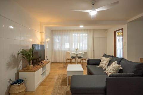 TV and multimedia, Living room, fireplace