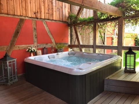 Hot Tub, Spa and wellness centre/facilities