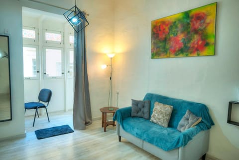 Charming 3 storey apartment in Valletta centre, NGRI1-1 Apartment in Valletta