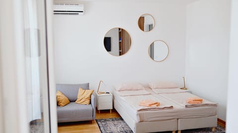 Bed, Seating area, Bedroom, towels