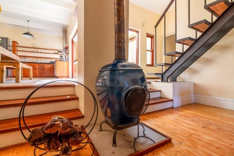 Bowling, Living room, Dining area, flat iron, kitchen
