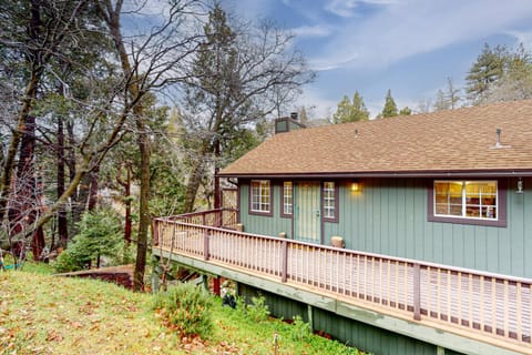 Creekside Cabin Cabin in Crestline