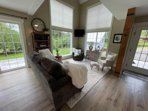 Garden, Living room, Photo of the whole room, Garden view