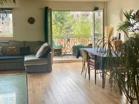 Balcony/Terrace, Living room, Seating area, Dining area
