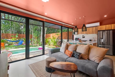 Garden, Kitchen or kitchenette, Living room, Seating area, Dining area, Garden view, Pool view, Swimming pool, Swimming pool, microwave, sunbed, air conditioner