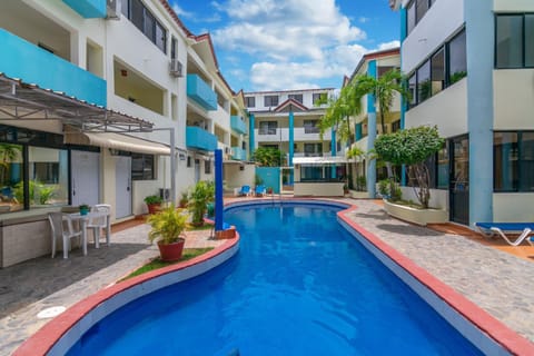 Swimming pool, Swimming pool
