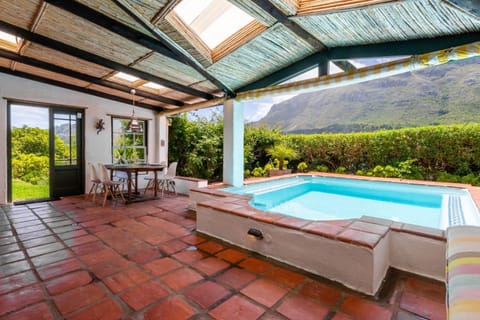 Balcony/Terrace, Mountain view, Swimming pool, Swimming pool
