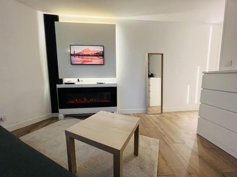 Cocon cosy entre Paris et Disney - Le Camélia Apartment in Noisy-le-Grand
