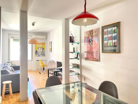 Living room, Seating area, Dining area