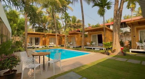 Property building, Day, Garden, Pool view, Swimming pool, Swimming pool