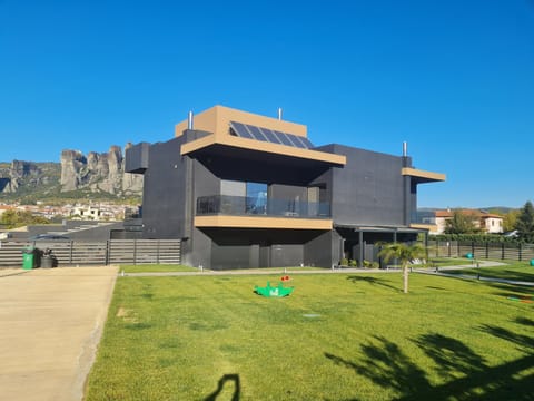 Meteora Smart Suites Apartment in Kalabaka