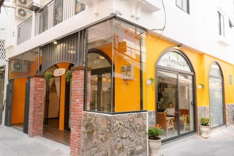 Property building, Facade/entrance
