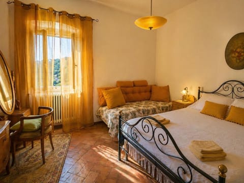 Bed, Seating area, Bedroom