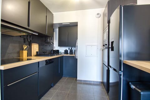 Kitchen or kitchenette, dishwasher, minibar, oven, pet friendly, stove, toaster
