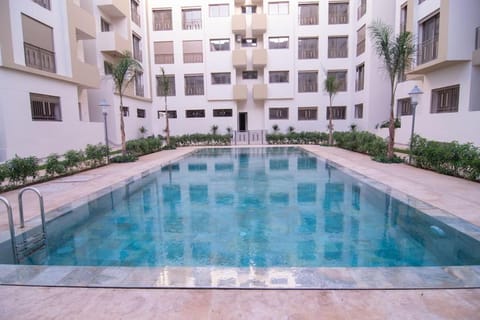 Property building, Day, Swimming pool