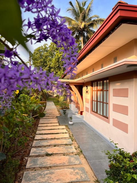 Property building, Spring, Day, Garden, Garden, Garden view
