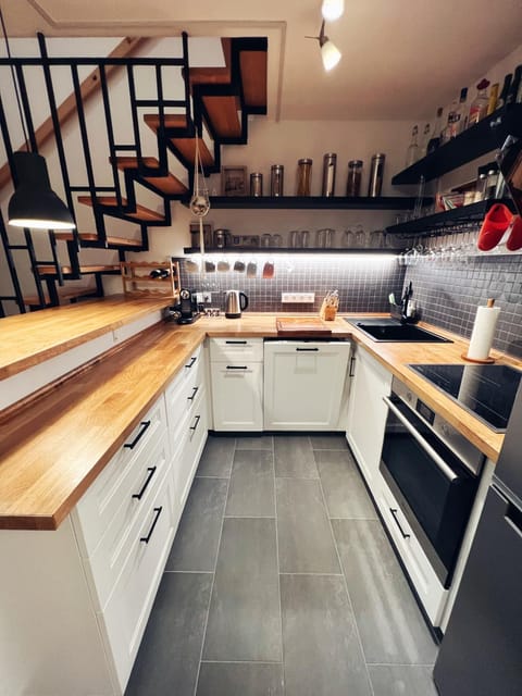 Kitchen or kitchenette, dishwasher, pet friendly, stove