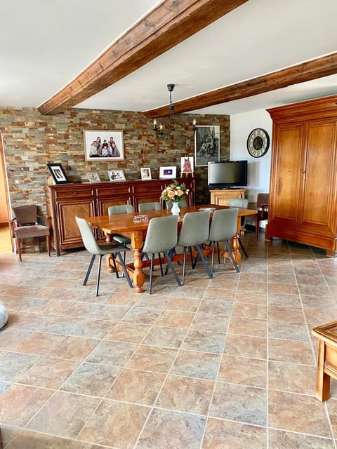 Le Taut 44 - chambre Sword - salle de bains partagée Vacation rental in Normandy