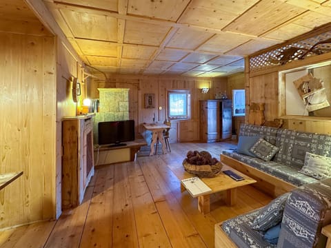 Communal lounge/ TV room, Living room