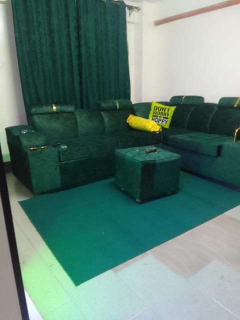 Communal lounge/ TV room, Living room, Seating area, Evening entertainment