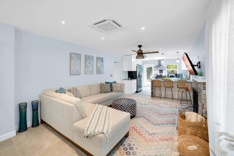 Luxurious Beach House Two Blocks From the Beach. House in Indian Rocks Beach