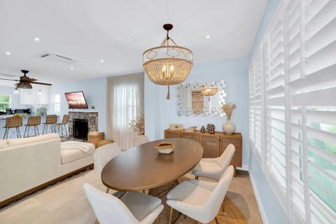 Luxurious Beach House Two Blocks From the Beach. House in Indian Rocks Beach