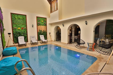 Swimming pool, Internal: Not applicable to any particular room