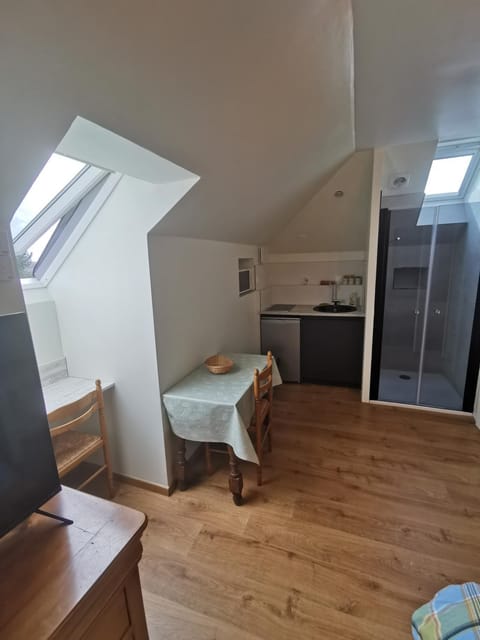 Kitchen or kitchenette, Seating area, Dining area, minibar