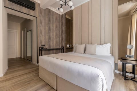 Bed, Photo of the whole room, Bedroom, wardrobe, air conditioner