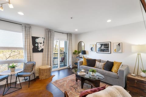 Bird's eye view, Living room, River view