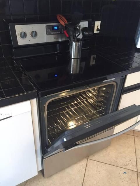 Beach, 70ft Dock, Entire Home, VACA-23-16 House in Marathon